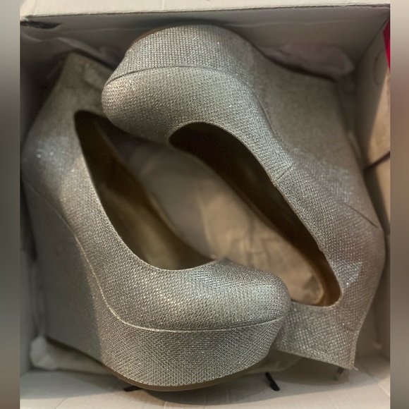 Dream pairs women’s sparkling silver platforms - Picture 12 of 12